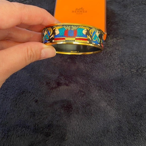 🌺Athentic Hermes Bangle🌺 - Picture 3 of 4